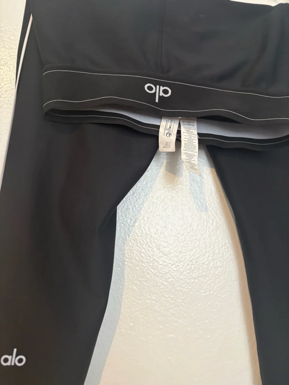 Alo Yoga Sculpting High-Waist Leggings | Black Minimal Luxe Athleisure |